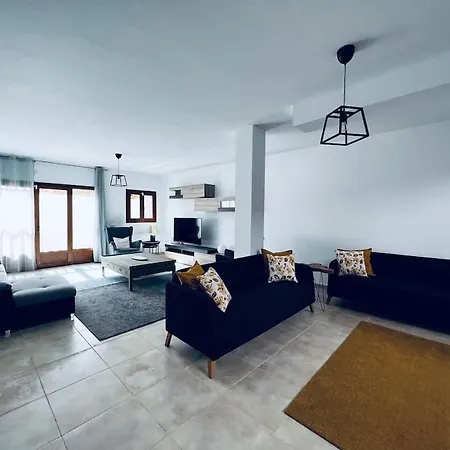 Lovely Casa Suenos, Vista Lobos, Heated Pool X Snooker Table Playa Blanca (Lanzarote)