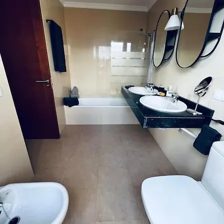 Villa Lovely Casa Suenos, Vista Lobos, Heated Pool X Snooker Table Playa Blanca (Lanzarote)