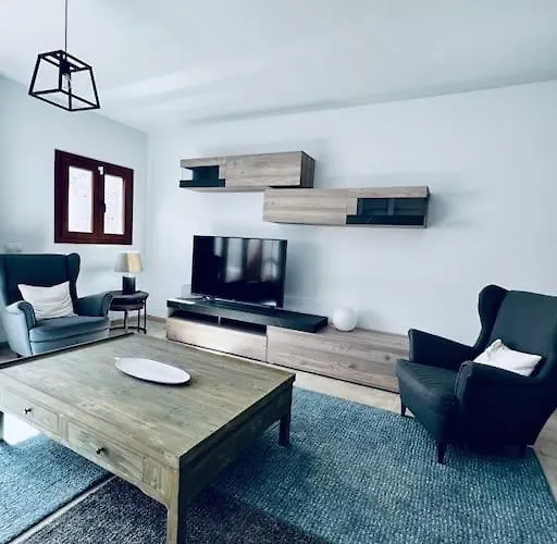 Villa Lovely Casa Suenos, Vista Lobos, Heated Pool X Snooker Table Playa Blanca (Lanzarote)